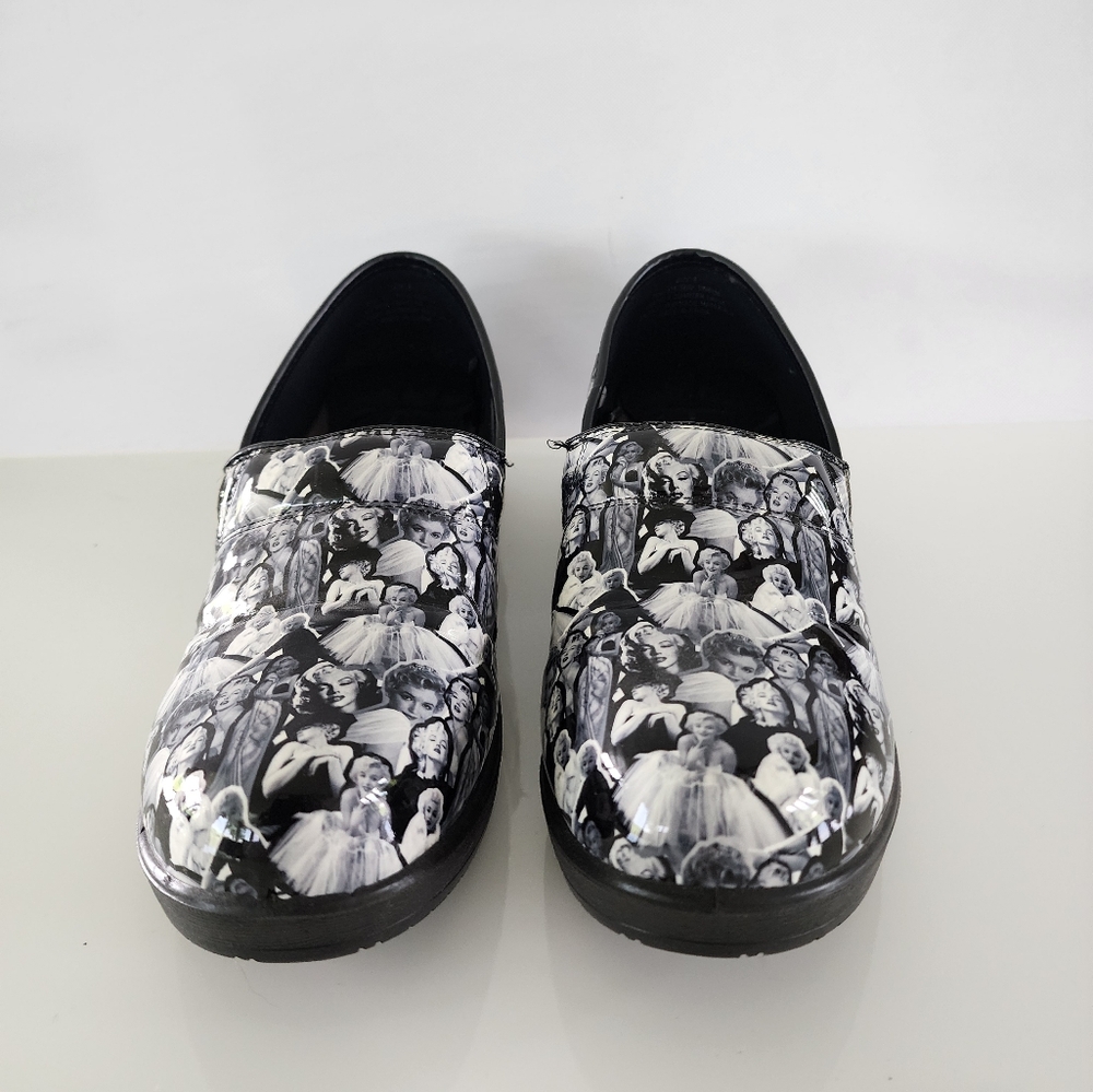 Medichic Slip Resistant Nurse Shoes - Size 8